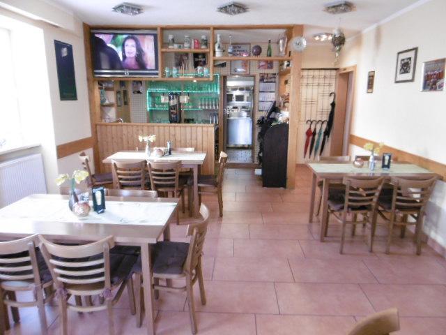Gasthaus ,,Zum Schwarzen Baer" Gusten Esterno foto